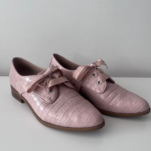Aldo pink patent, faux-snake, lace-up loafers, pointed toe (size 9) - Picture 1 of 4